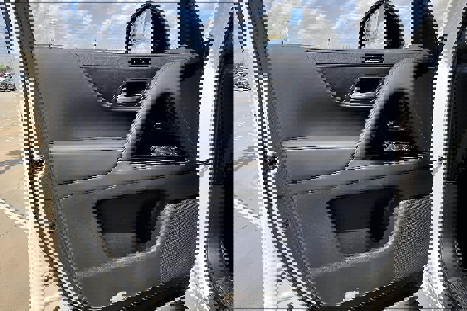 Used 2023 Lexus LX 600 4WD w/ Appearance Package image 19