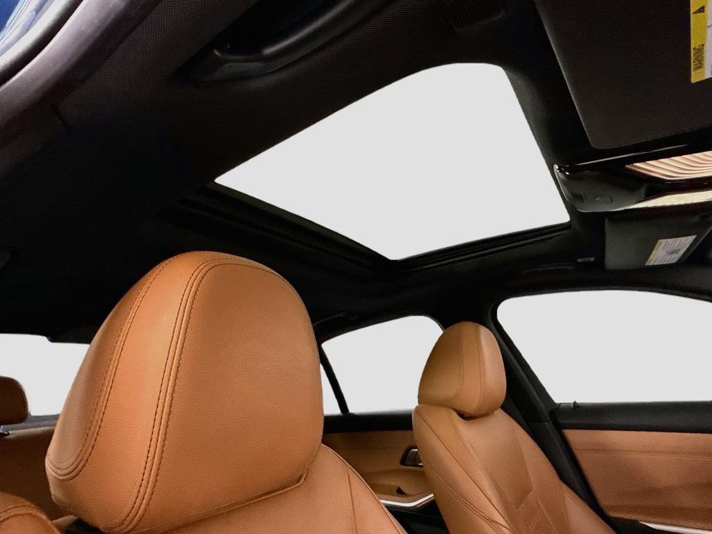 Used 2021 BMW 330i Sedan w/ Premium Package RWD image 18