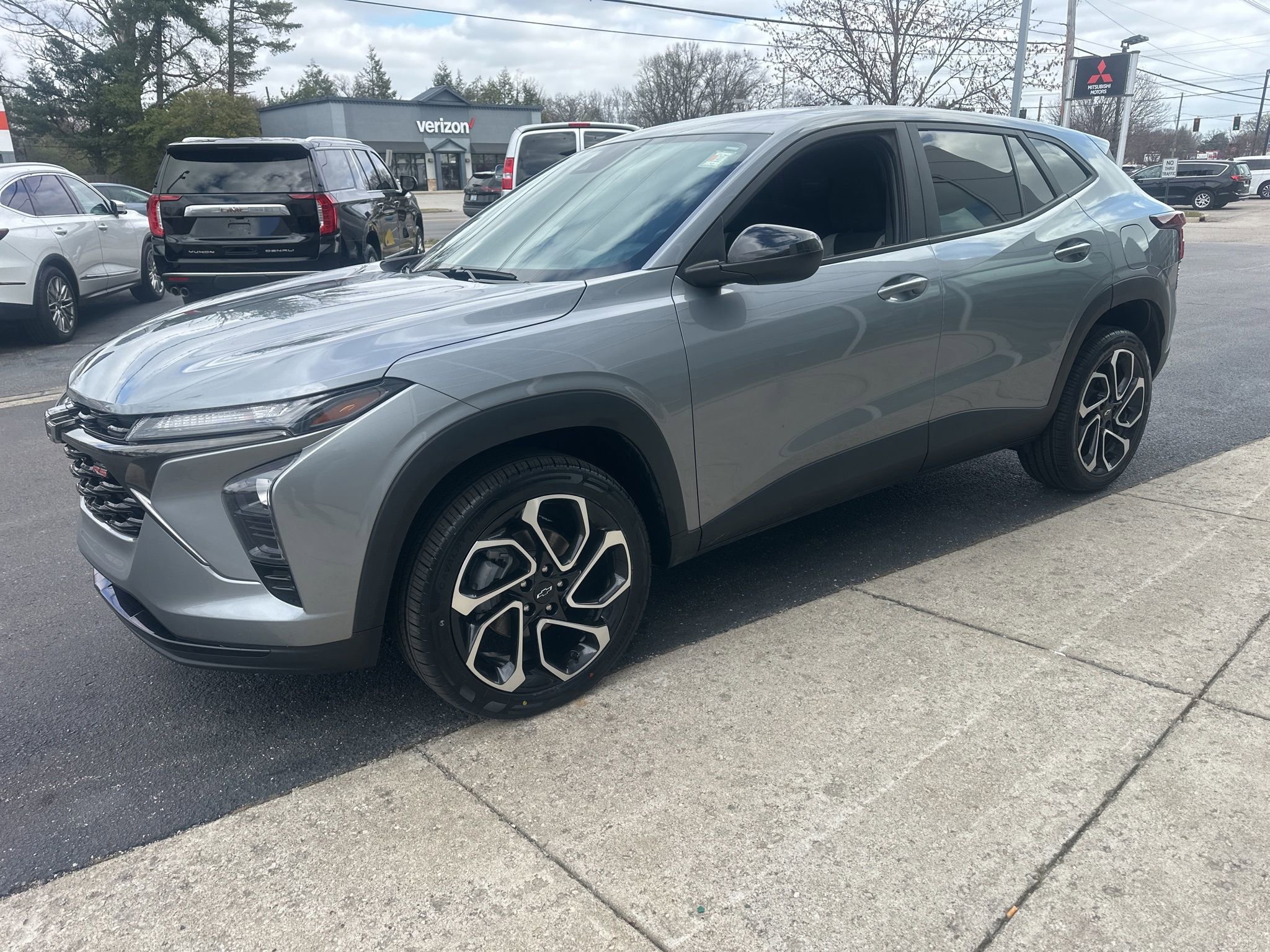 Used 2024 Chevrolet Trax RS w/ Driver Confidence Package FWD image 6