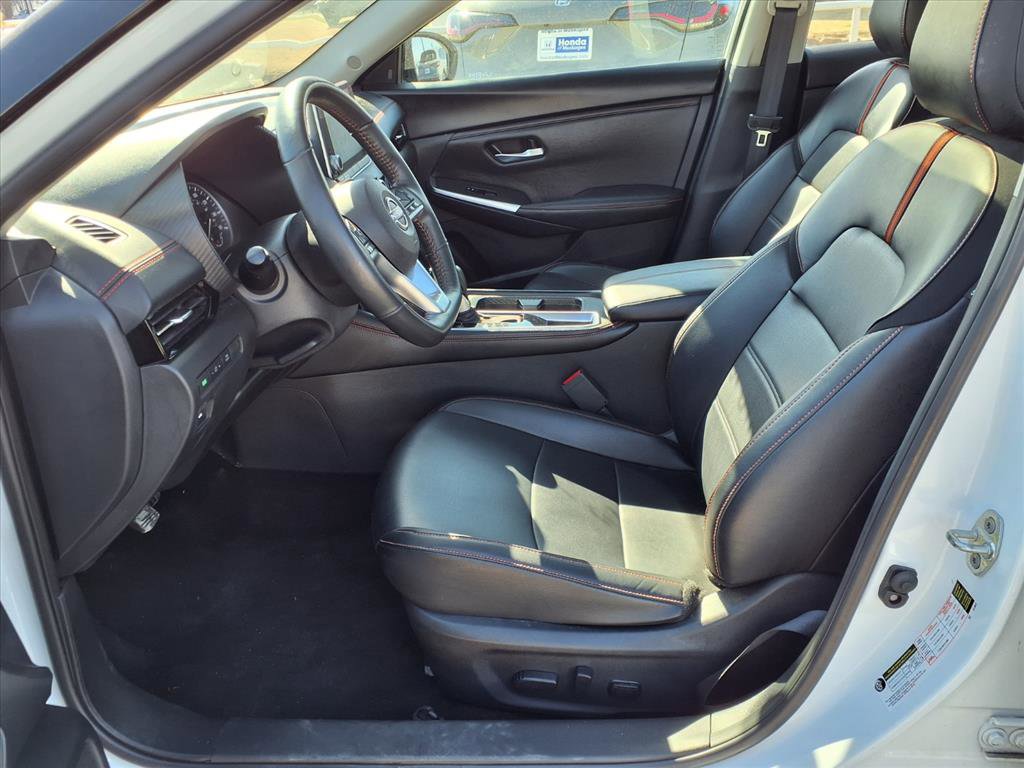 Used 2025 Nissan Sentra SR w/ SR Premium Package image 19