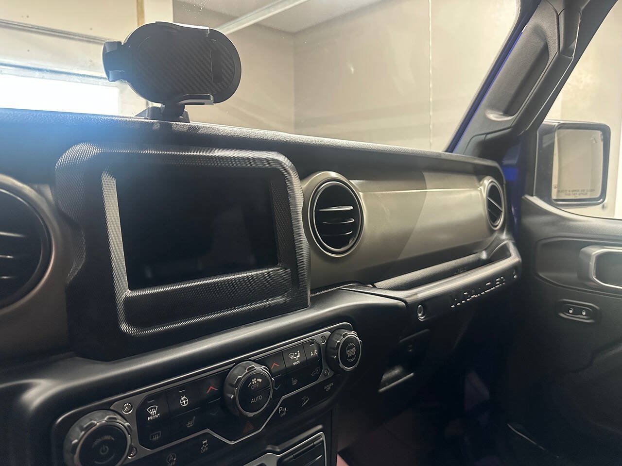 Used 2018 Jeep Wrangler Sport AWD/4WD image 20