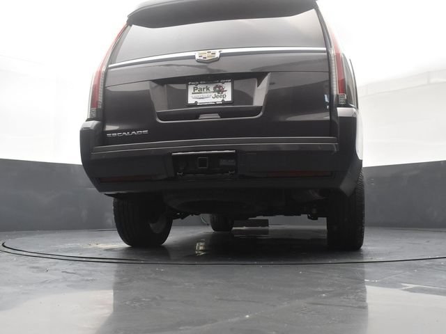 Used 2018 Cadillac Escalade Luxury AWD/4WD image 23