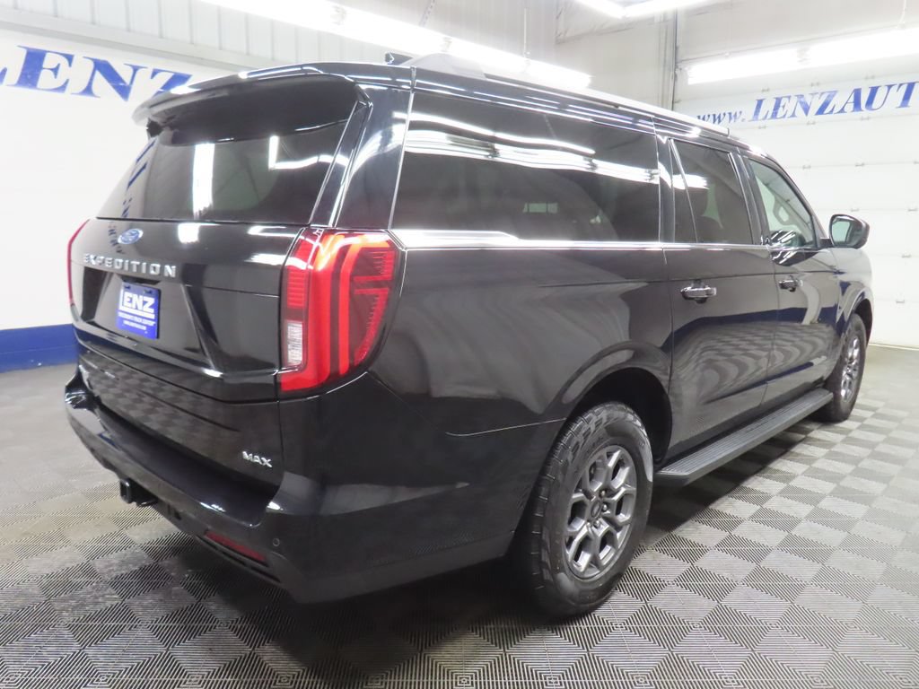 Used 2025 Ford Expedition Max Active AWD/4WD image 5
