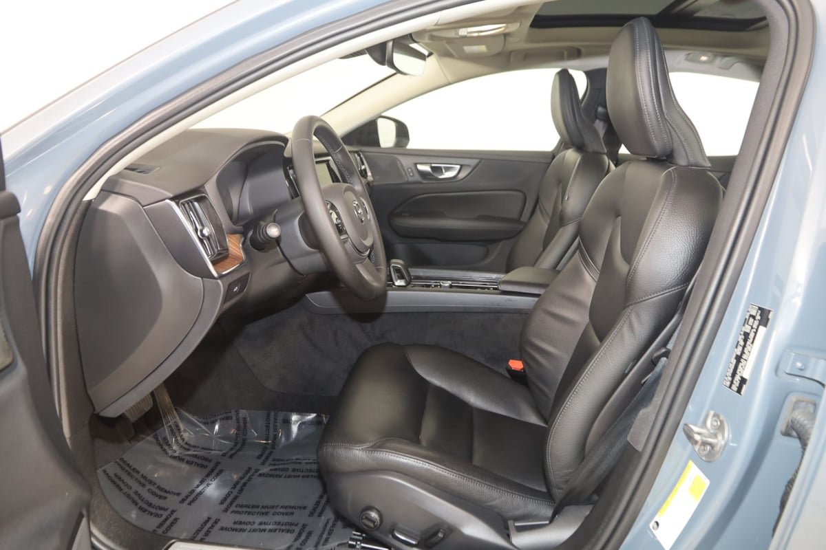 Used 2023 Volvo S60 B5 Plus AWD/4WD image 13