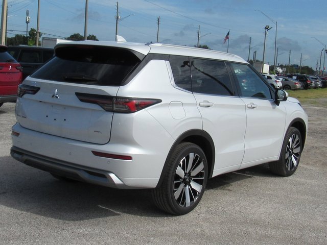 New 2025 Mitsubishi Outlander SEL image 3