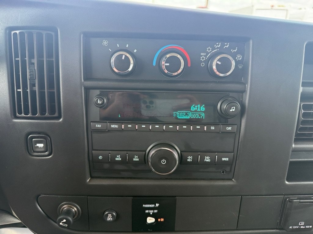 Used 2018 GMC Savana 3500 w/ Driver Convenience Package RWD image 14