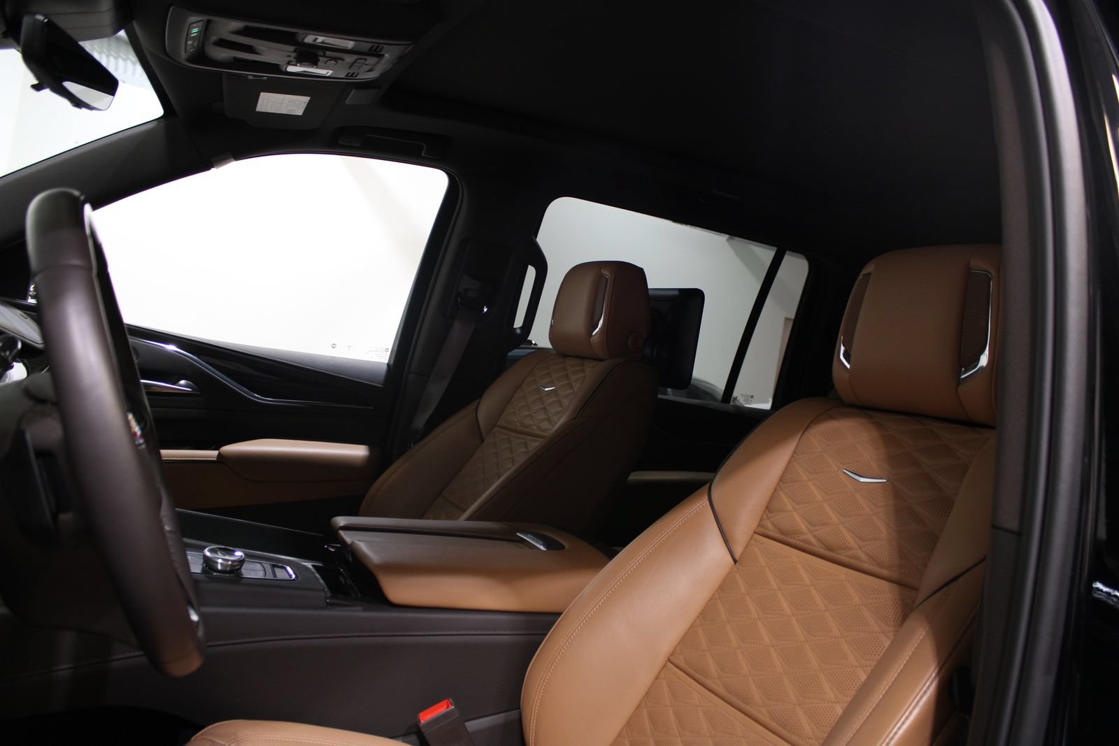 Used 2023 Cadillac Escalade ESV Premium Luxury w/ Performance Package AWD/4WD image 30