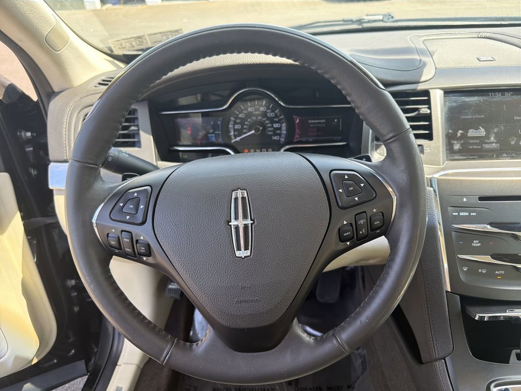 Used 2013 Lincoln MKS AWD image 20
