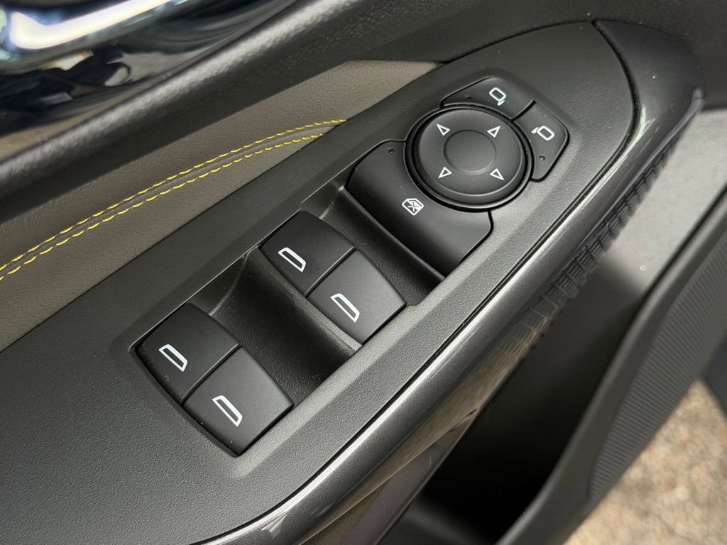 Used 2024 Chevrolet Trax ACTIV w/ Sunroof Package FWD image 17