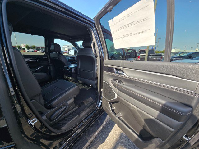 New 2025 Jeep Wagoneer Series II w/ Convenience Group I image 13
