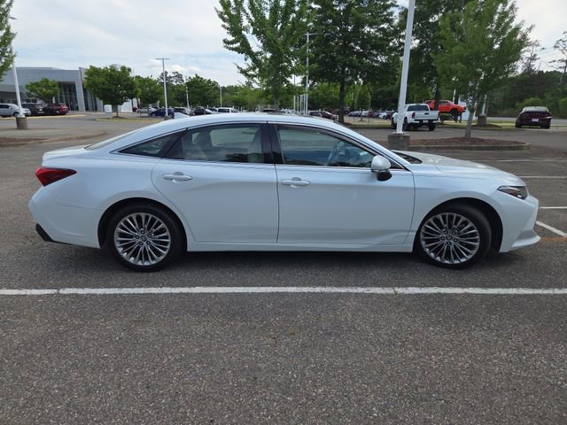 Used 2019 Toyota Avalon Limited w/ Advanced Safety Package image 2