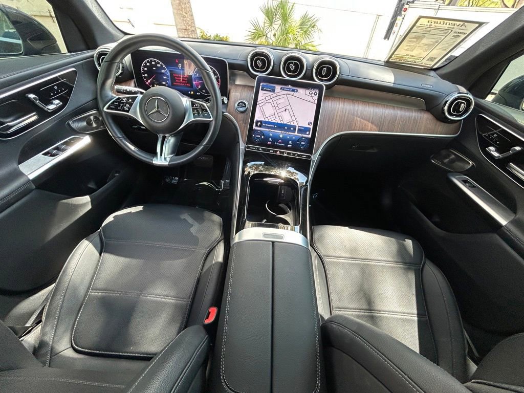 Used 2023 Mercedes-Benz GLC 300 4MATIC w/ Exclusive Trim Package image 10