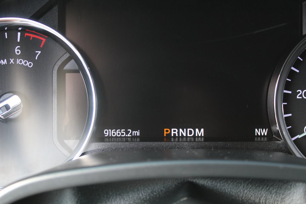 Used 2020 Ford Expedition XLT w/ Equipment Group 202A image 9