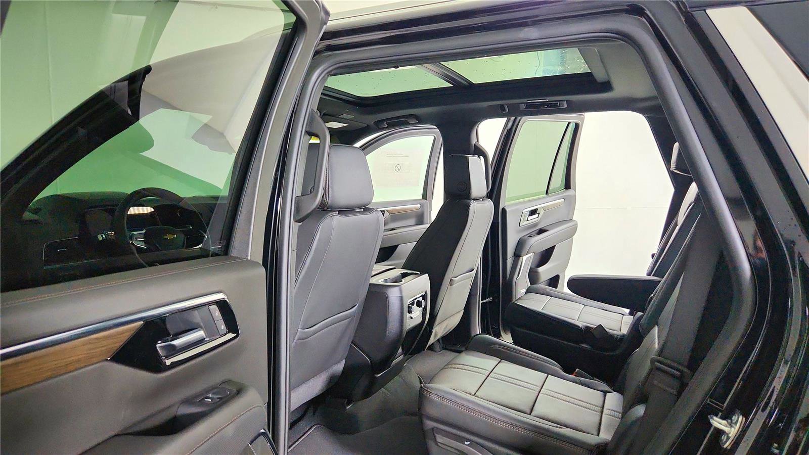 New 2026 Chevrolet Tahoe High Country w/ Sun And Tow Package image 39