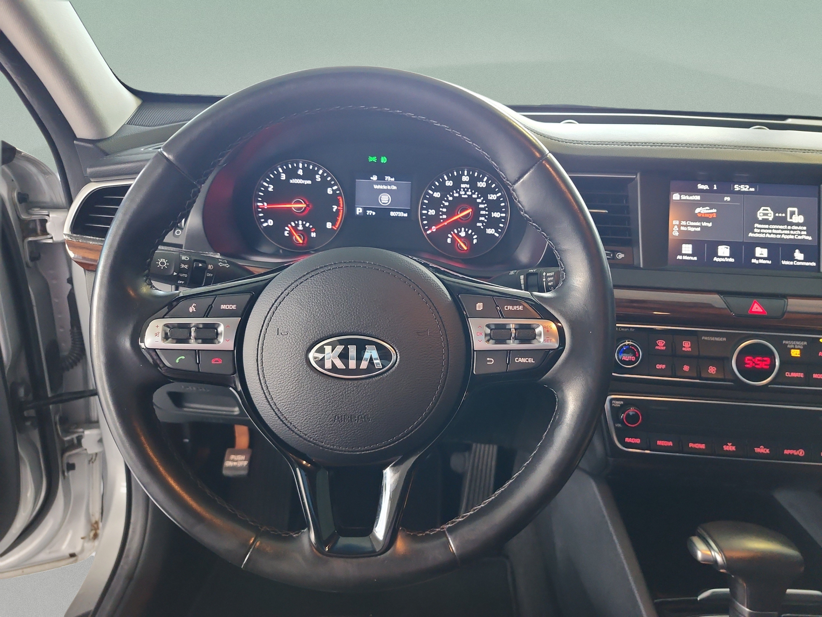 Used 2018 Kia Cadenza Premium FWD image 9