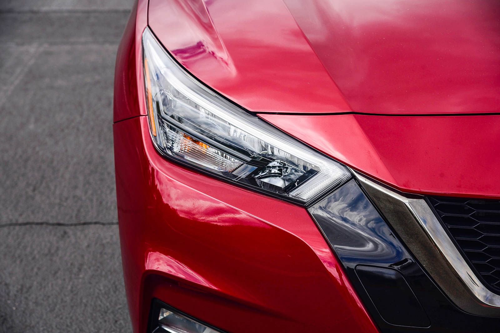 Used 2020 Nissan Versa SR image 12