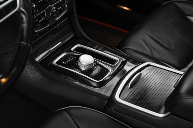 Used 2022 Chrysler 300 Touring w/ Sport Appearance Package image 21