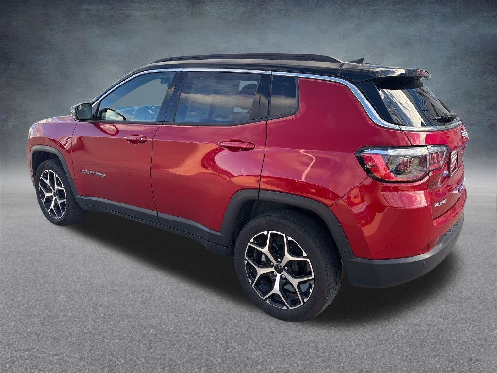 Used 2025 Jeep Compass Limited AWD/4WD image 3