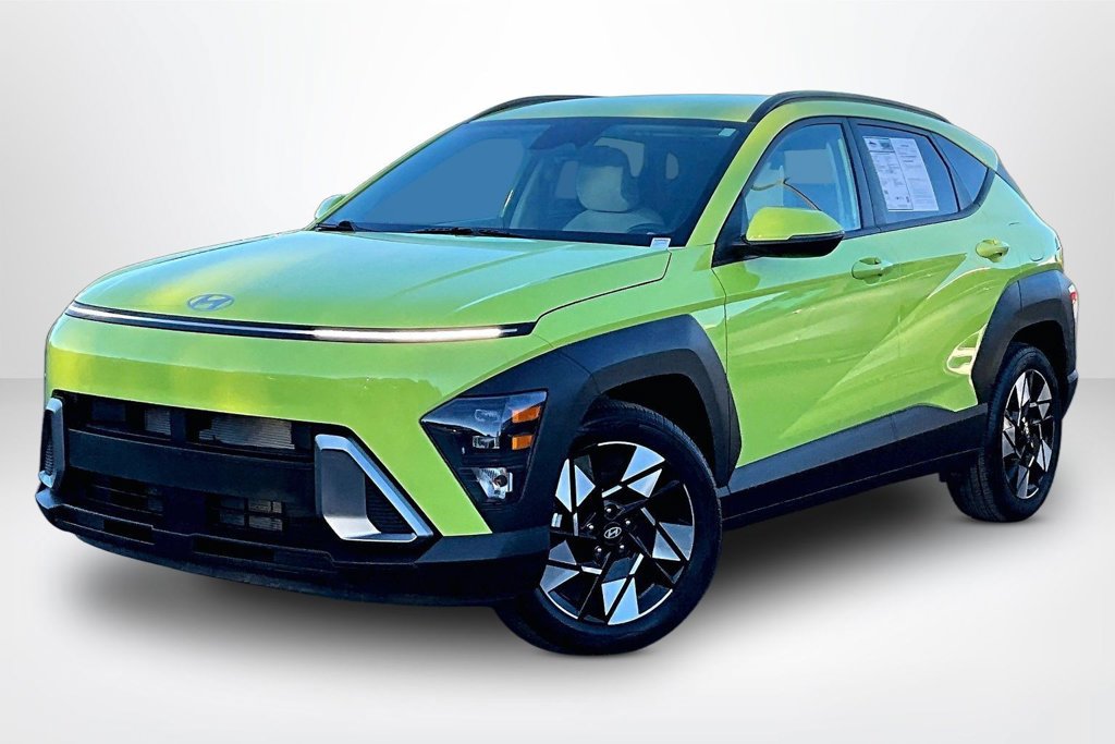 Used 2025 Hyundai Kona SEL FWD image 3