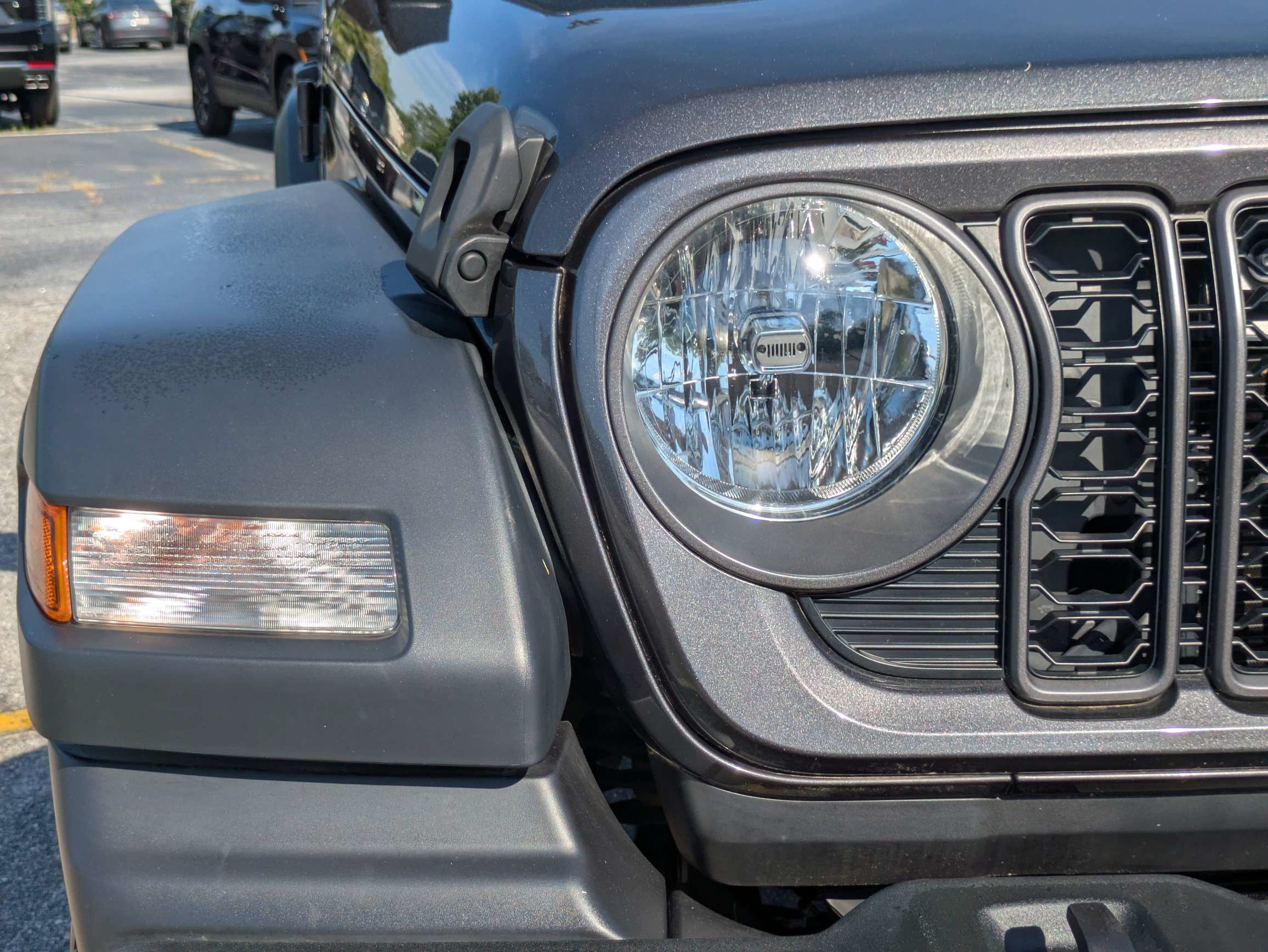 Used 2024 Jeep Wrangler Sport AWD/4WD image 10