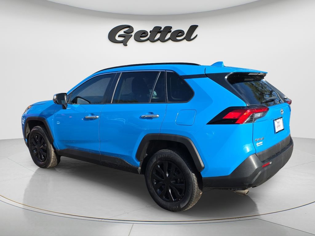 Used 2020 Toyota RAV4 LE image 14