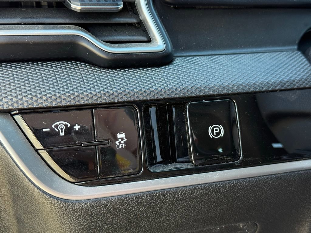 Used 2024 Kia Sportage LX image 19