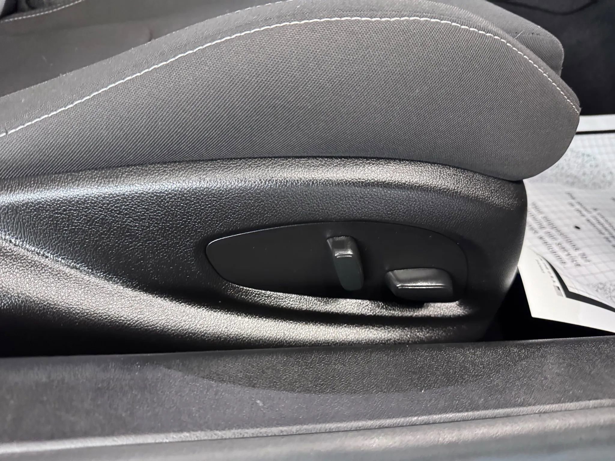 Used 2021 Chevrolet Camaro LT w/ Technology Package image 14