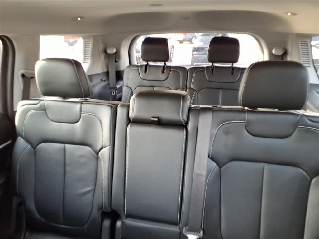 Certified 2023 Jeep Grand Cherokee L Limited w/ Black Appearance Package image 13