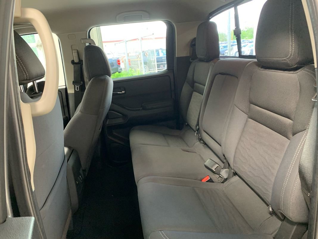 Used 2022 Nissan Frontier SV image 19