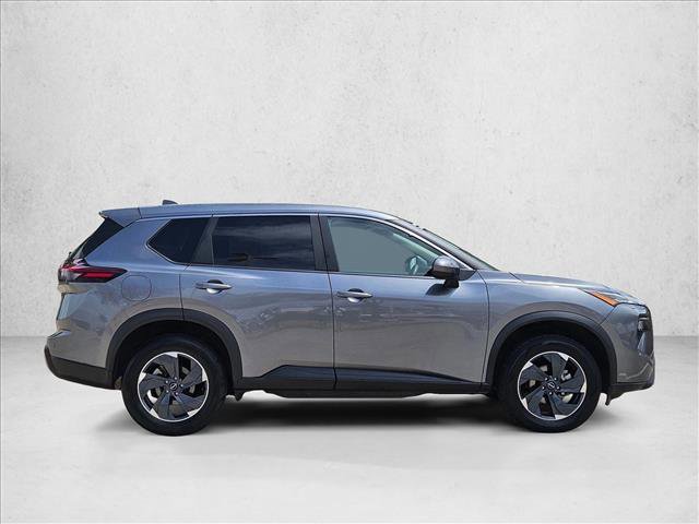 Used 2025 Nissan Rogue SV image 4