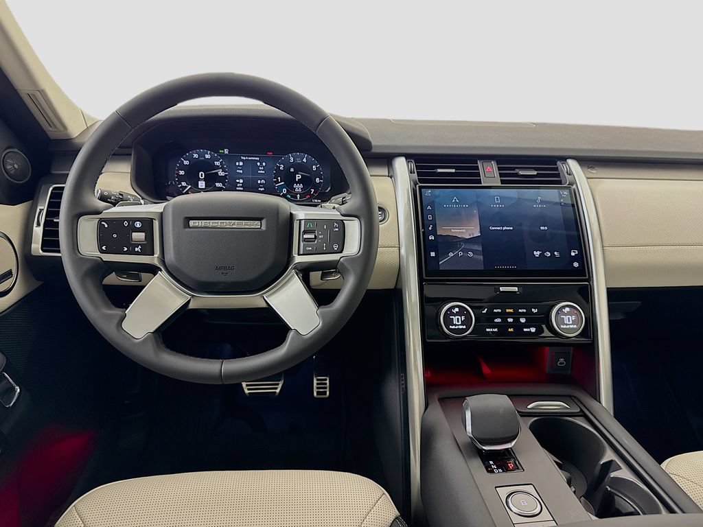 Used 2025 Land Rover Discovery Dynamic SE AWD/4WD image 22