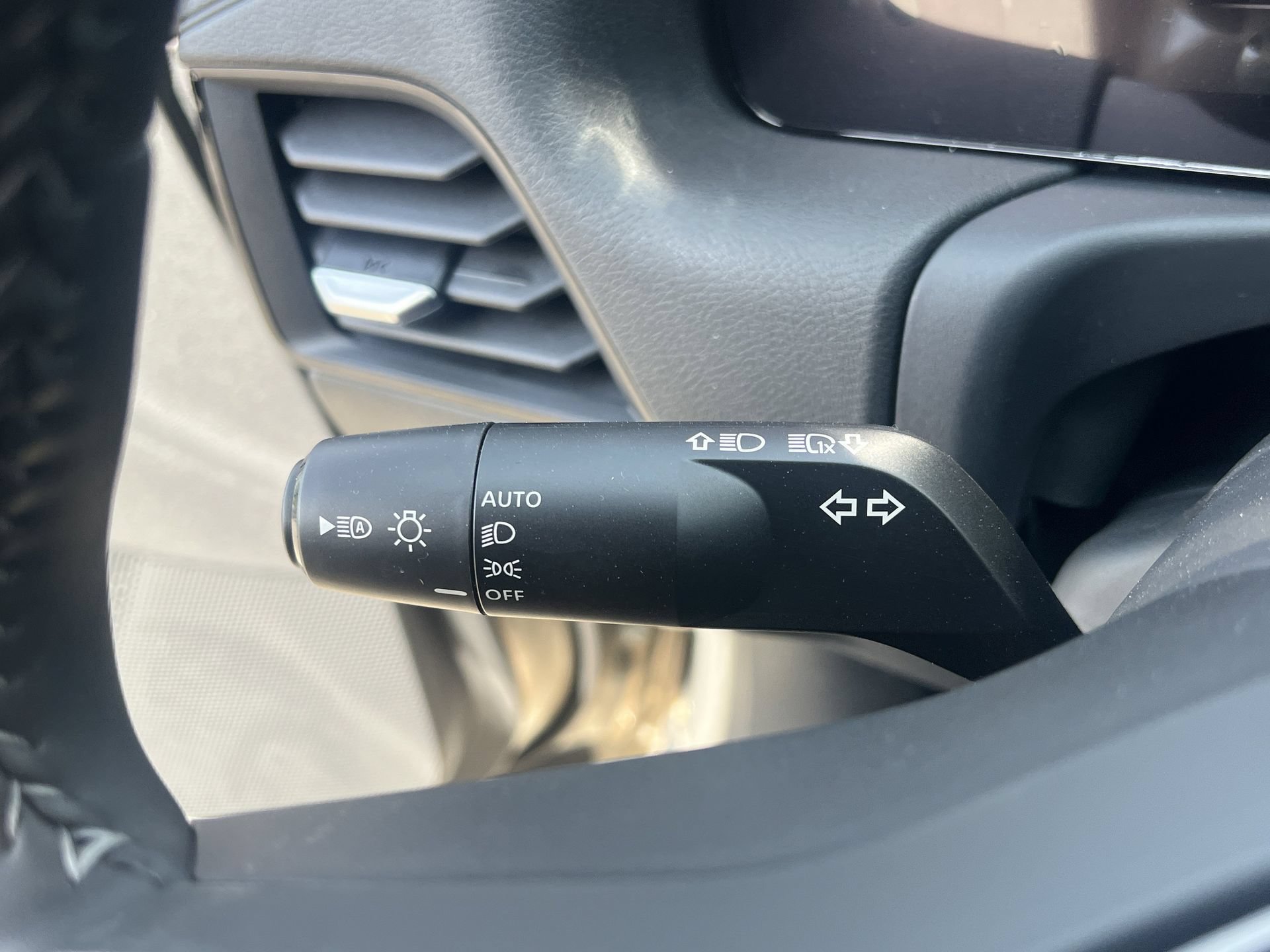 New 2026 Nissan Sentra SV w/ SV Convenience Package FWD image 10