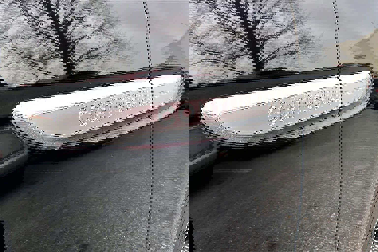 Used 2017 Lincoln Continental Premiere image 10