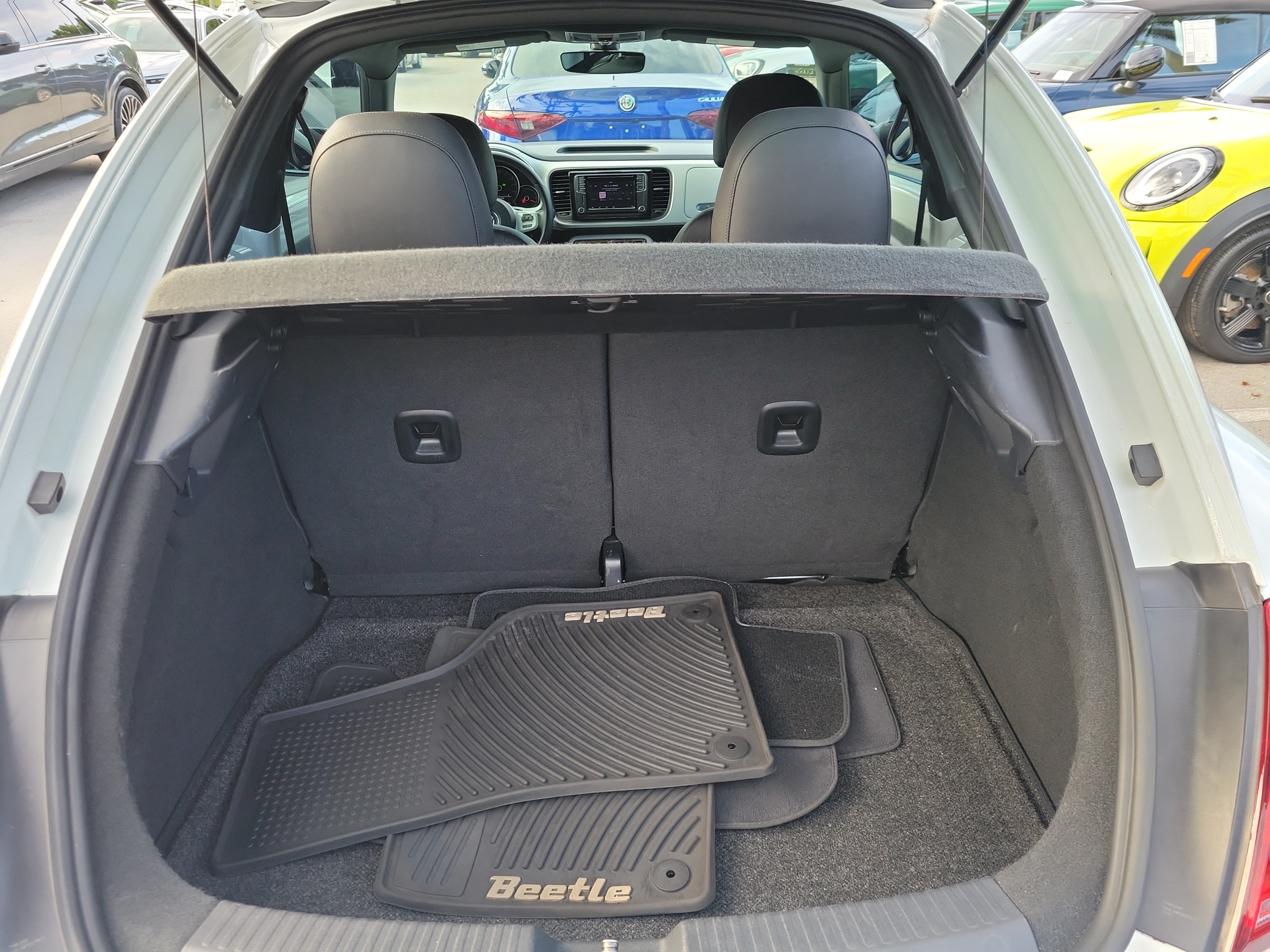 Used 2019 Volkswagen Beetle 2.0T SE FWD image 5