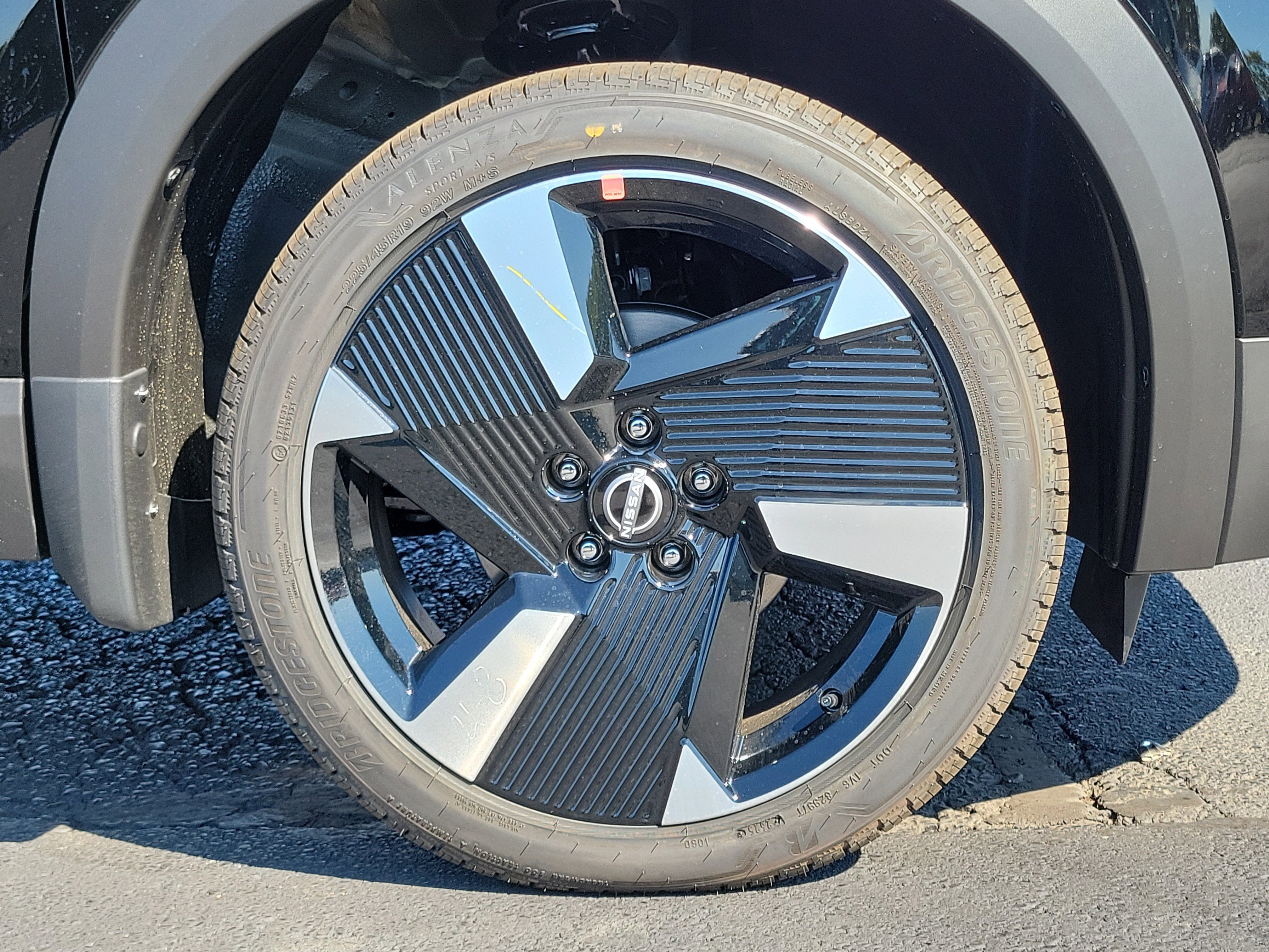 New 2026 Nissan Kicks SR w/ Cold Weather Package AWD/4WD image 5