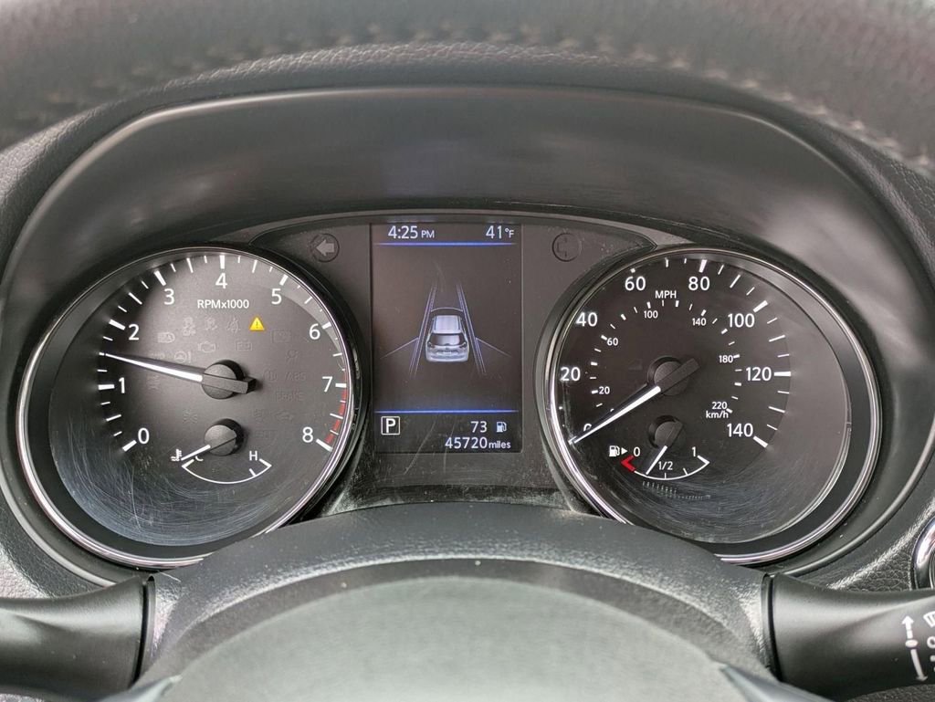 Used 2019 Nissan Rogue SV image 16