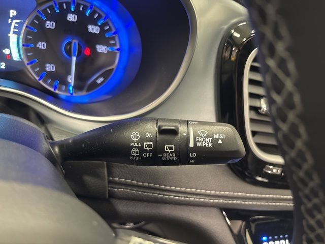 Used 2026 Chrysler Pacifica Limited FWD image 29