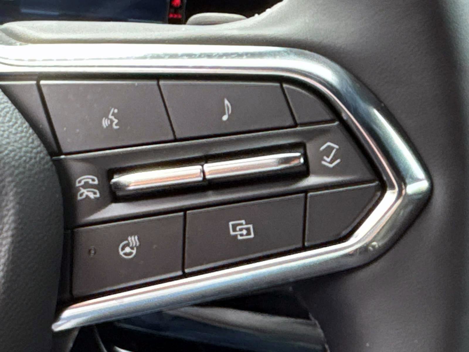 New 2026 Chevrolet Equinox LT image 18