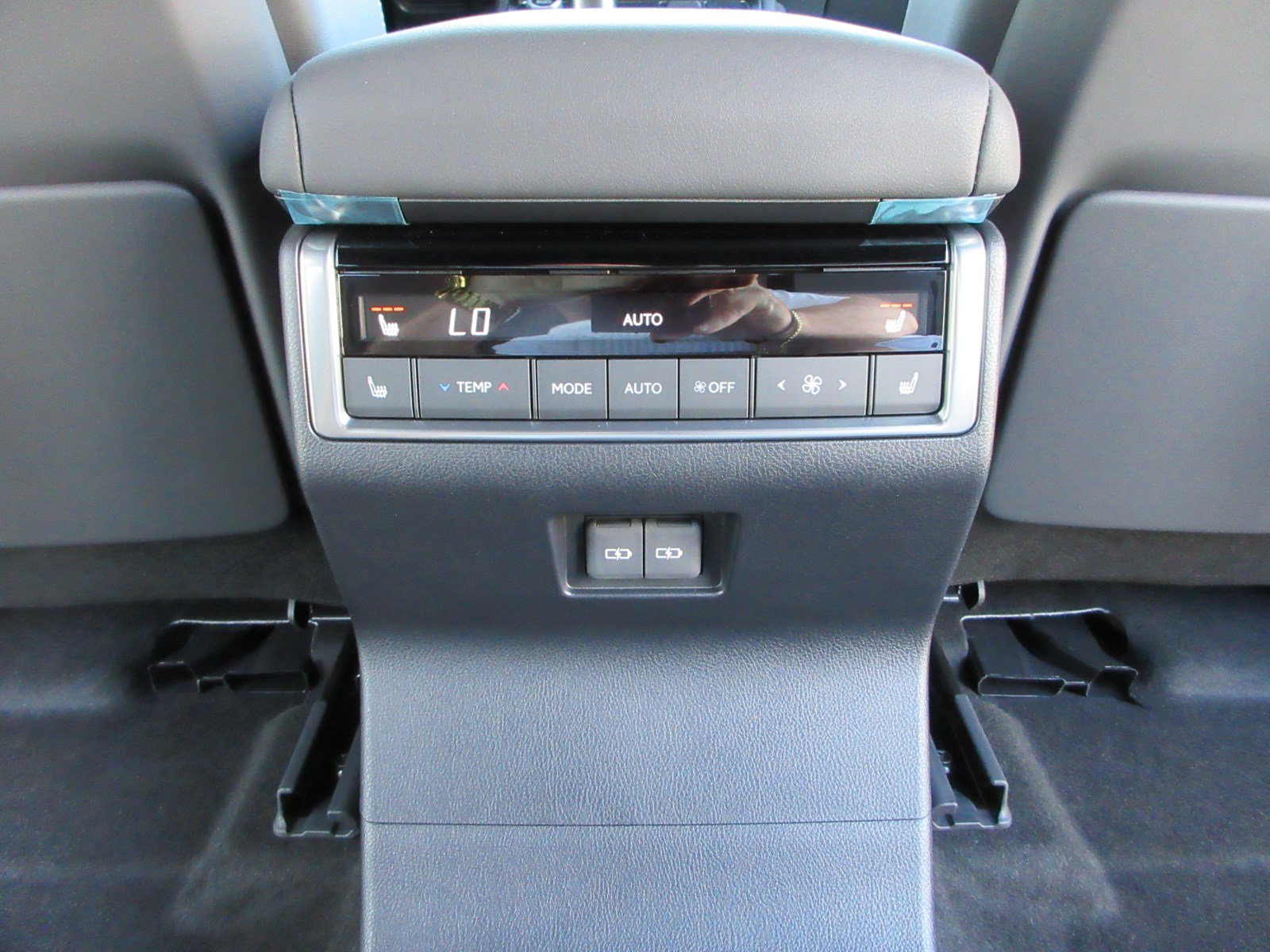 Used 2026 Lexus GX 550 w/ Cold Area Package AWD/4WD image 25
