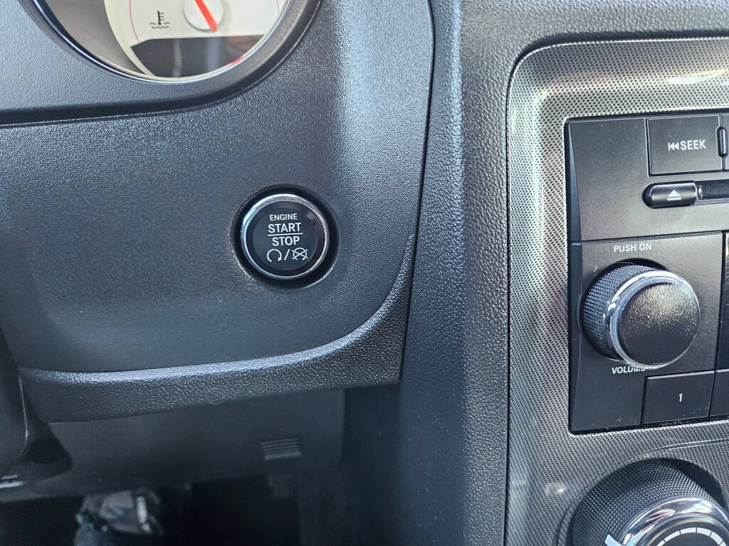 Used 2012 Dodge Challenger SXT RWD image 21