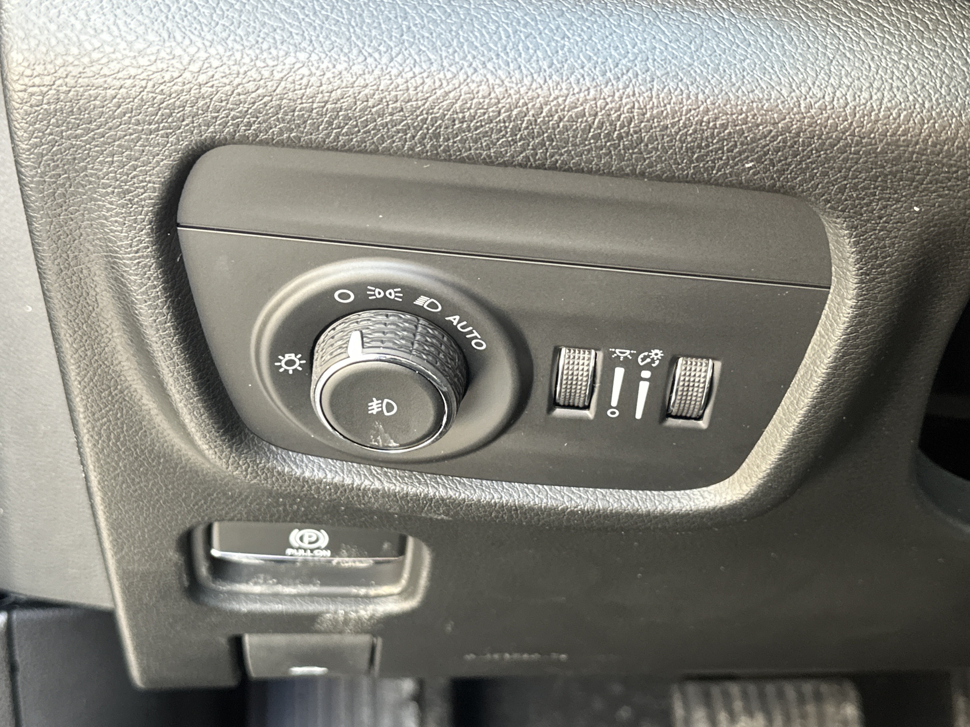 New 2026 Jeep Grand Cherokee Limited w/ Luxury Tech Group II AWD/4WD image 12