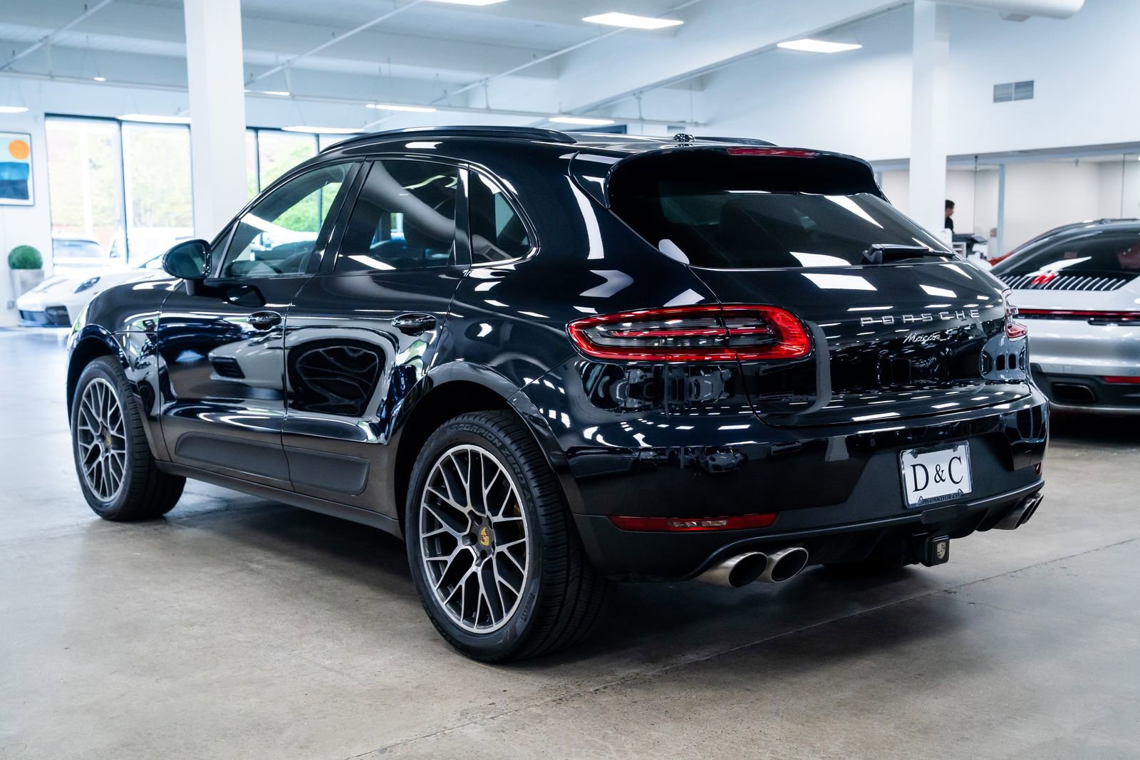 Used 2018 Porsche Macan S AWD/4WD image 4