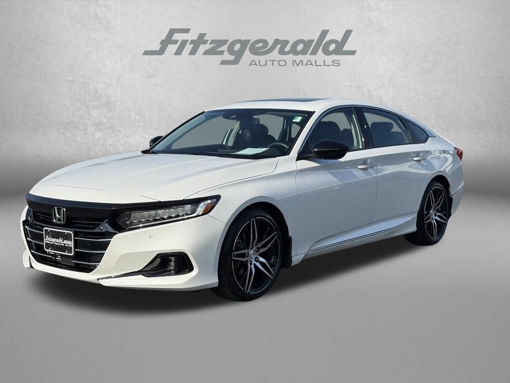 Used 2022 Honda Accord Touring image 2