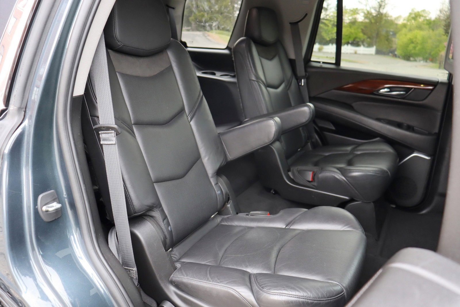 Used 2019 Cadillac Escalade Luxury AWD/4WD image 18