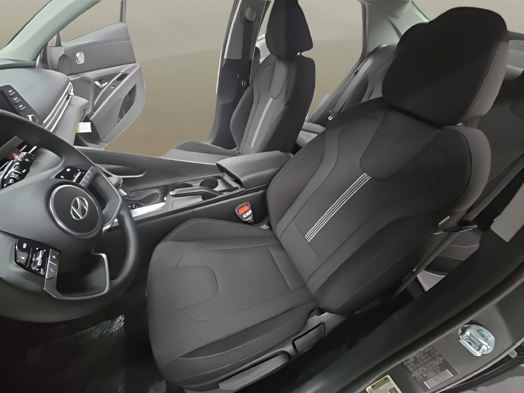 New 2026 Hyundai Elantra SE FWD image 14