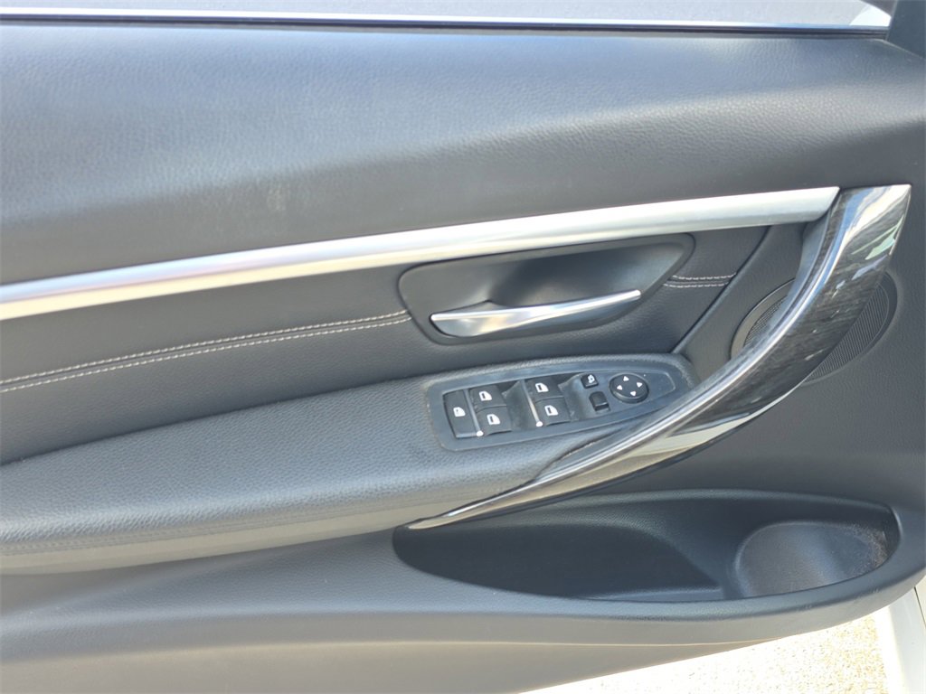 Used 2017 BMW 330i Sedan image 22