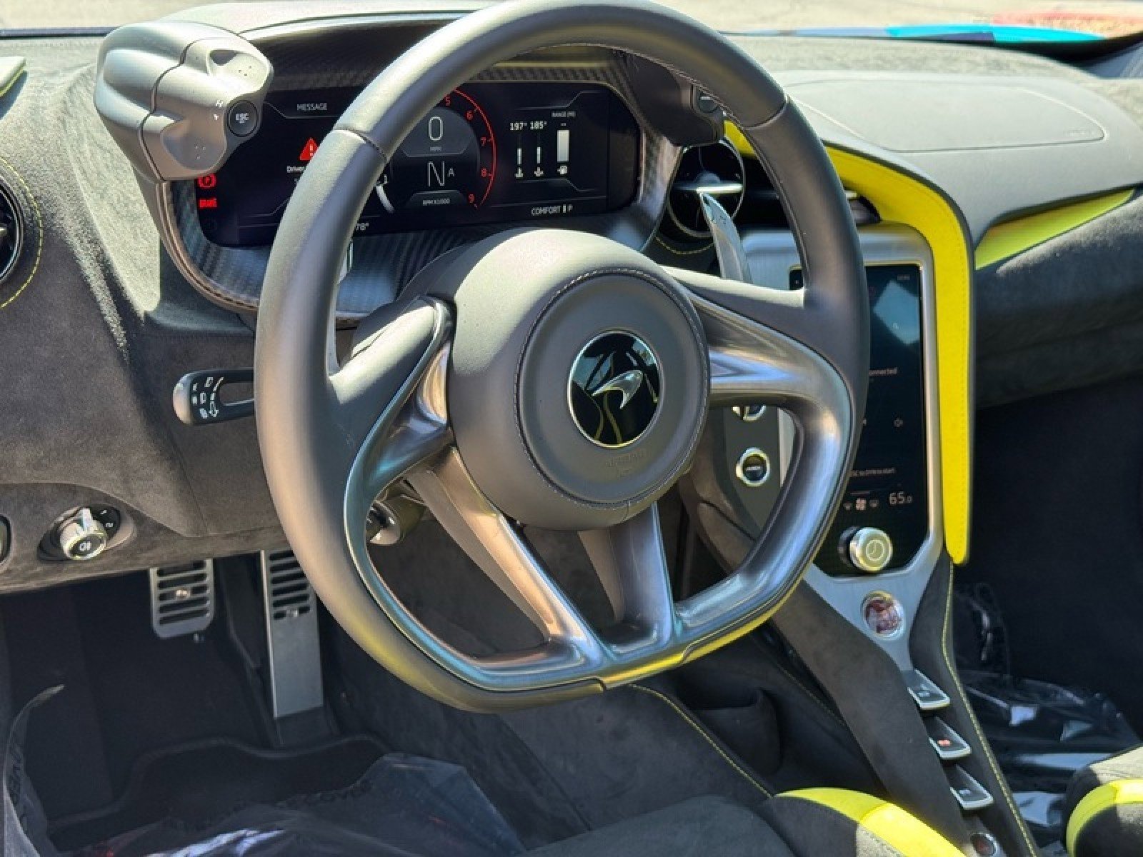 Used 2024 McLaren 750S RWD image 16