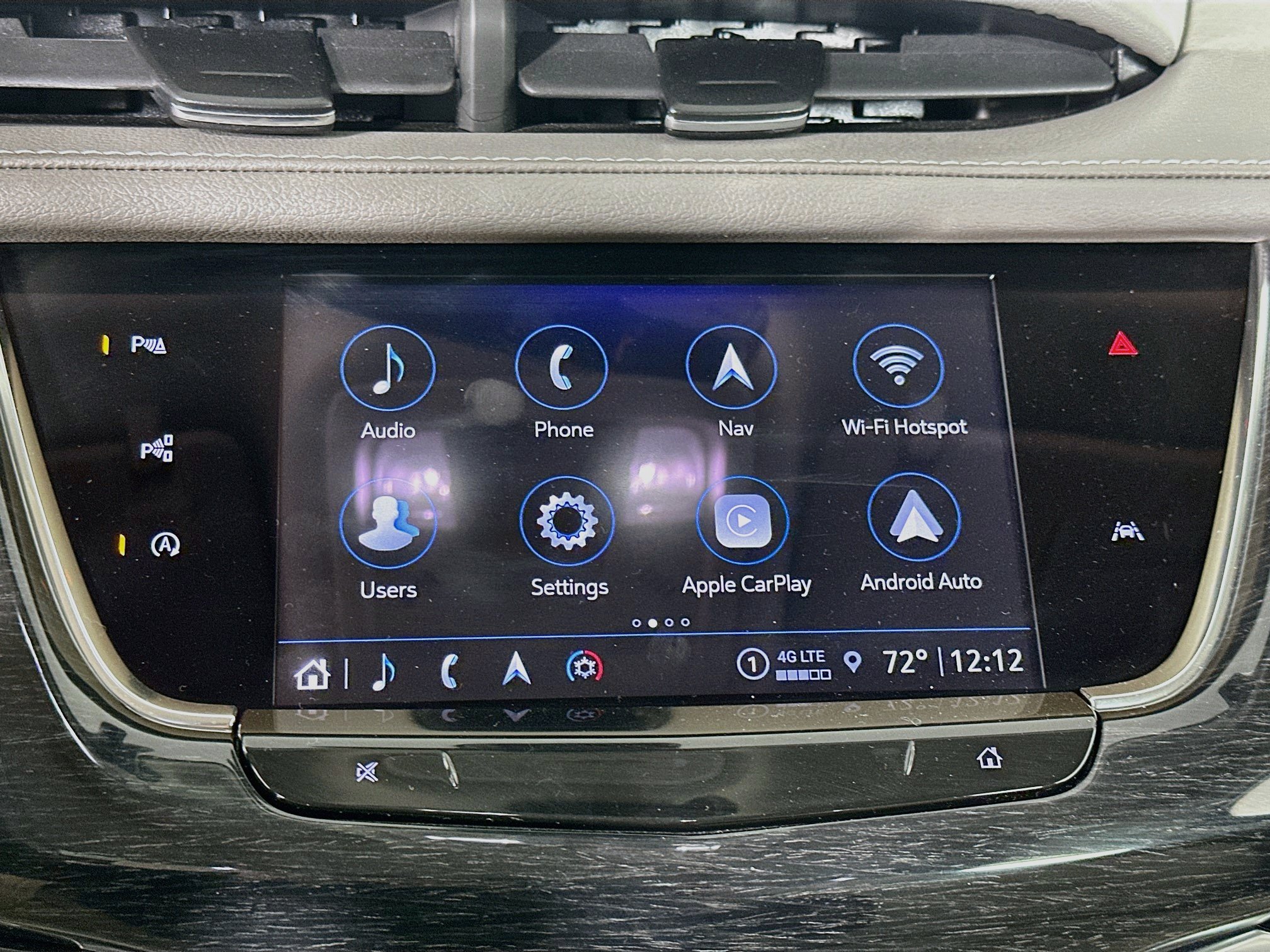 Used 2023 Cadillac XT6 Premium Luxury w/ Technology Package FWD image 21