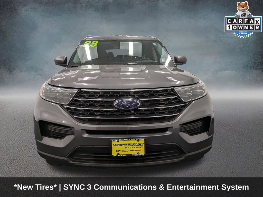 Used 2023 Ford Explorer XLT image 2