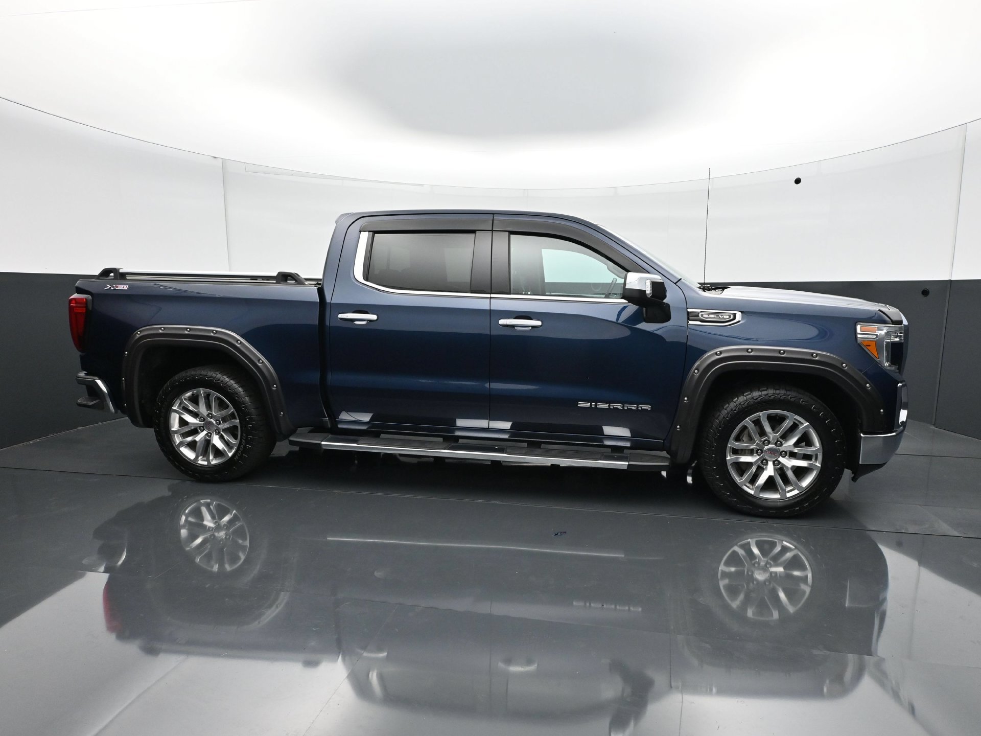 Used 2020 GMC Sierra 1500 SLT w/ SLT Premium Package AWD/4WD image 8